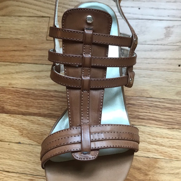 Tommy Hilfiger Sandal Wedges - Picture 4 of 8